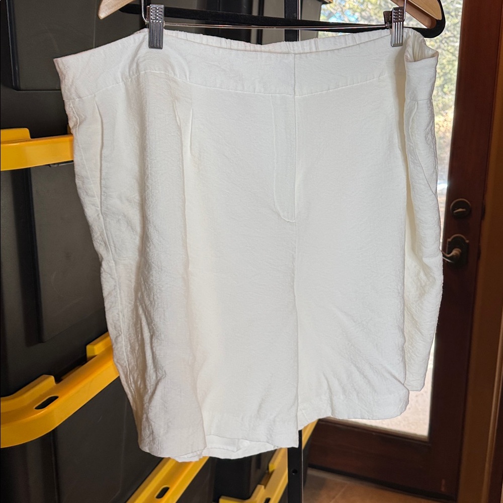 NWT Vince Camuto Summer Heat Ivory Fully Lined Shorts Size 24W - Picture 5 of 11